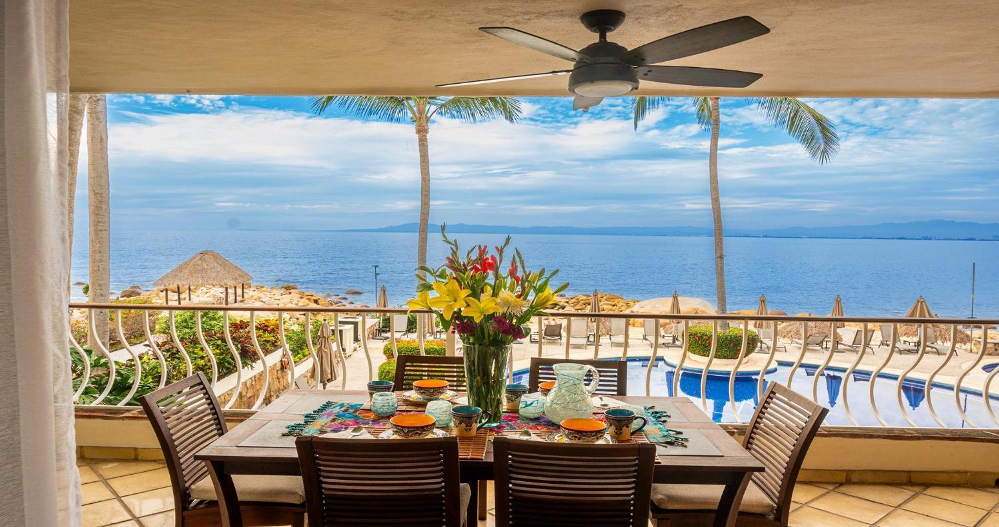 Ocean Front, 3 Bedroom, 3 Bathroom, Casa Natalia, Playa Esmeralda  Aparthotel Puerto Vallarta, Mexico